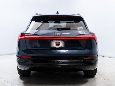 Used 2024 Audi Q8 e-tron Premium image 6