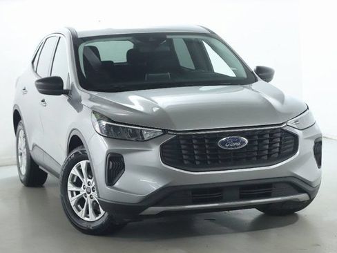 Used 2024 Ford Escape Active FWD image 2