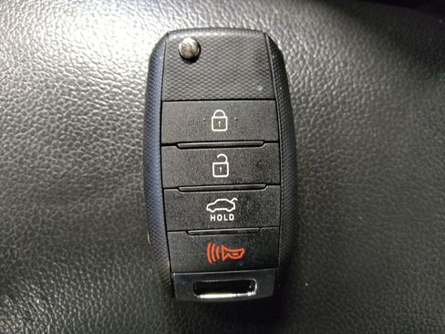 Used 2018 Kia Forte S FWD image 32