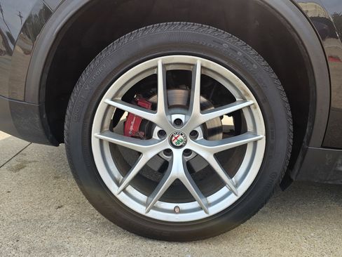 Used 2019 Alfa Romeo Stelvio Ti Sport w/ Quick Order Package 22S Sport image 16