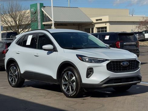 Used 2025 Ford Escape Platinum image 55