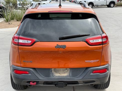 Used 2016 Jeep Cherokee Trailhawk w/ Comfort/Convenience Group AWD/4WD image 6