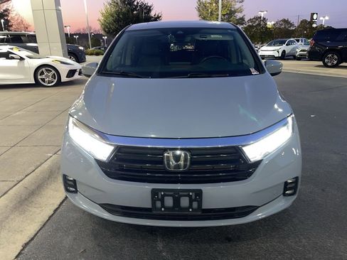 Used 2023 Honda Odyssey Touring image 4
