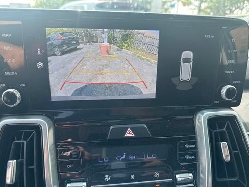 Used 2023 Kia Sorento SX AWD/4WD image 17