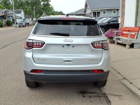 Used 2025 Jeep Compass Limited AWD/4WD image 7