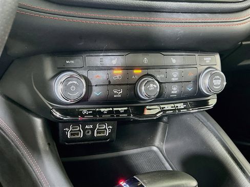Used 2023 Dodge Durango GT AWD/4WD image 16