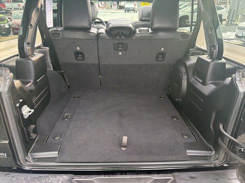 Certified 2022 Jeep Wrangler Unlimited Sahara image 17