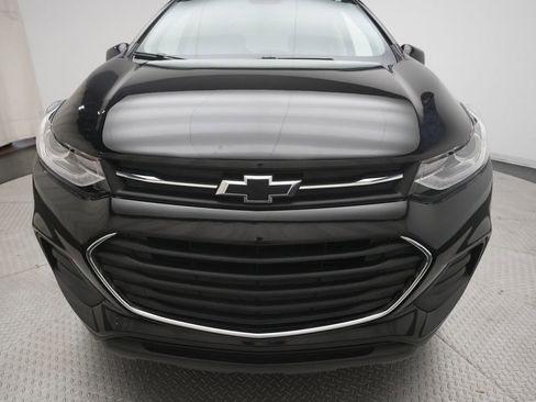 Used 2022 Chevrolet Trax LT w/ Midnight Edition AWD/4WD image 21