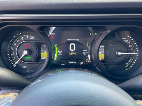 Used 2024 Jeep Wrangler Unlimited Sahara AWD/4WD image 28