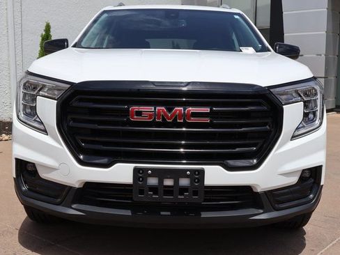 Certified 2024 GMC Terrain SLT AWD/4WD image 2