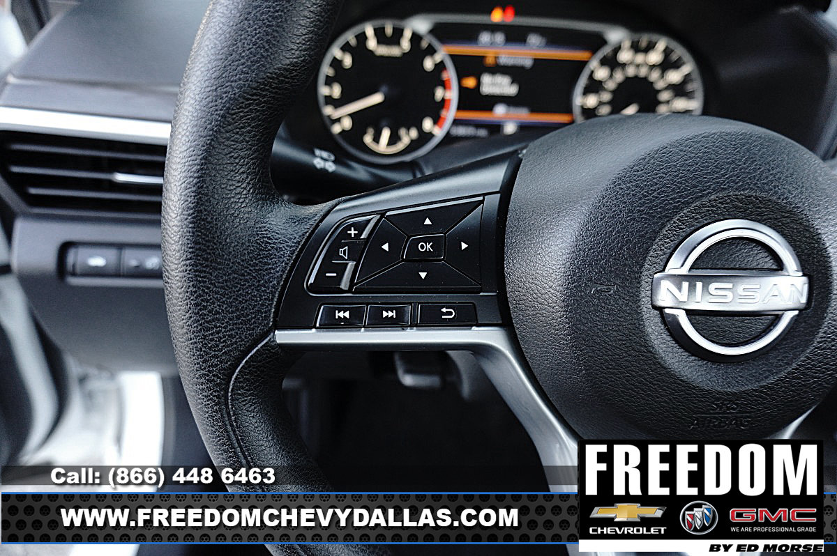 Used 2025 Nissan Altima 2.5 SV FWD image 19