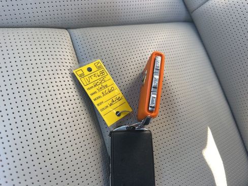 Used 2025 Volvo XC60 B5 Ultra w/ Protection Package Premier image 39