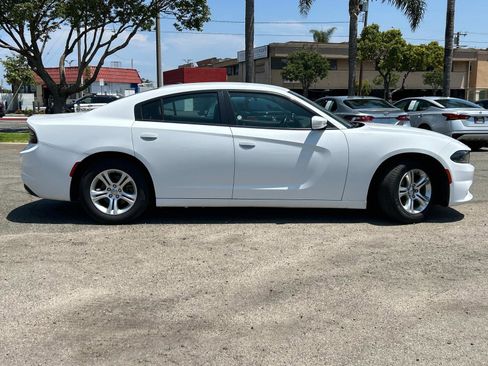 Used 2021 Dodge Charger SXT w/ Leather Interior Group image 3