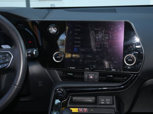 Used 2024 Lexus NX 250 FWD image 18