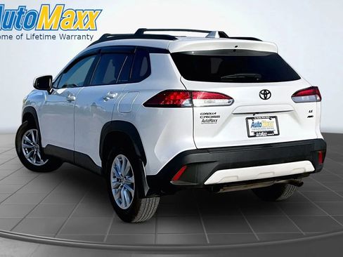 Used 2022 Toyota Corolla Cross LE w/ Black Badges Package (TMS) AWD/4WD image 4