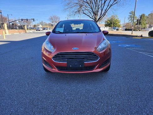 Used 2019 Ford Fiesta SE image 2