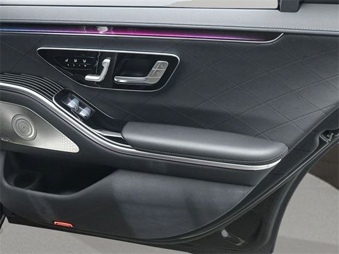 Used 2023 Mercedes-Benz S 580e 4MATIC Sedan image 19