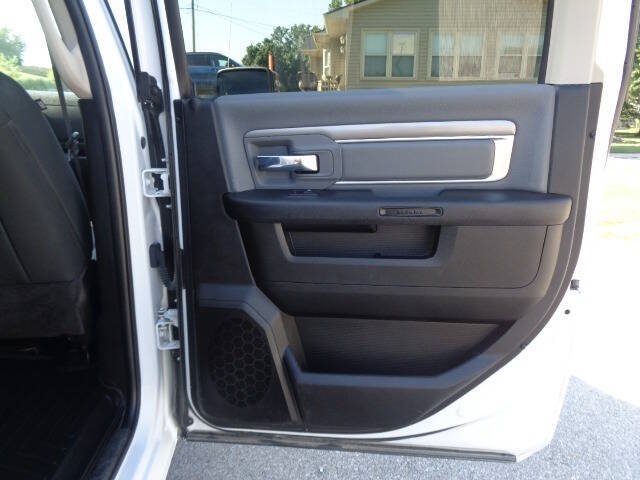 Used 2022 RAM 1500 Classic SLT w/ Electronics Group AWD/4WD image 26