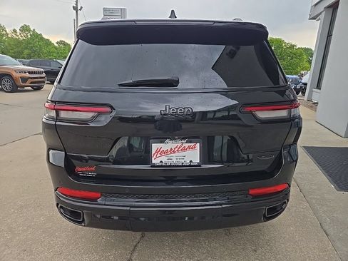 Used 2024 Jeep Grand Cherokee L Summit AWD/4WD image 12