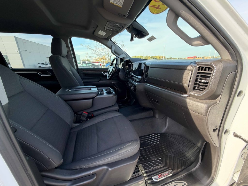 Used 2024 Chevrolet Silverado 3500 LT w/ Safety Package AWD/4WD image 23