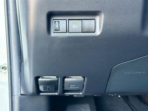 Used 2024 Toyota RAV4 XLE FWD image 32