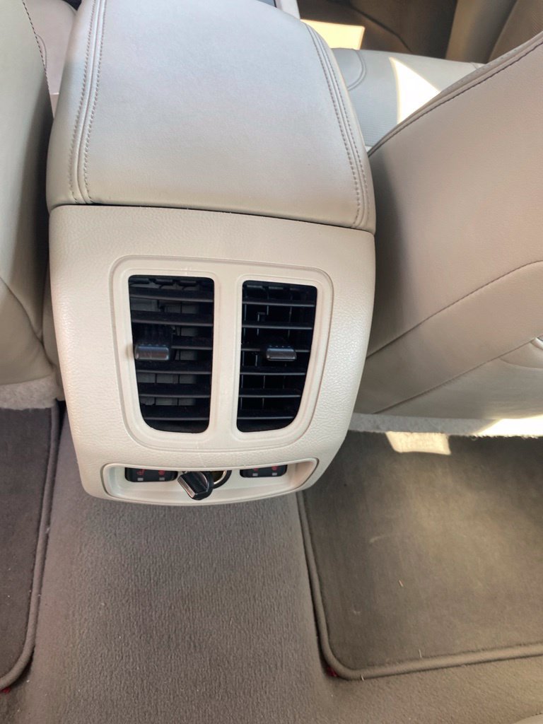 Used 2010 Ford Taurus Limited FWD image 22