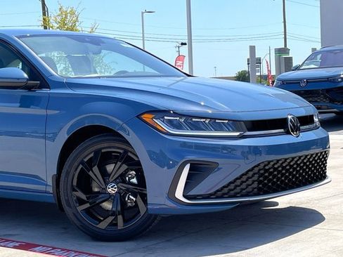 New 2025 Volkswagen Jetta SE image 7