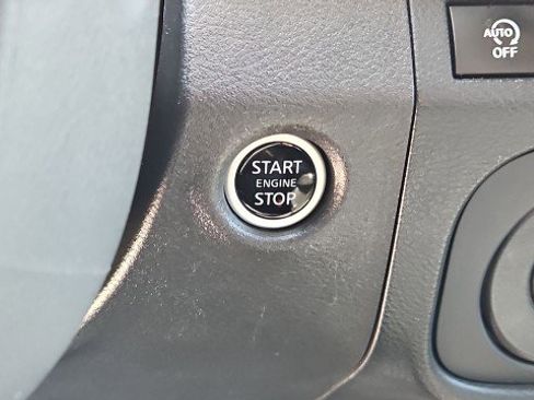Used 2025 Nissan Frontier SV RWD image 16