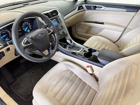 Used 2014 Ford Fusion SE image 4