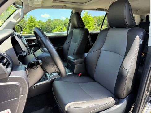 Used 2019 Toyota 4Runner SR5 Premium AWD/4WD image 36