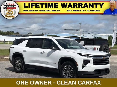 Used 2025 Chevrolet Traverse LT FWD image 1
