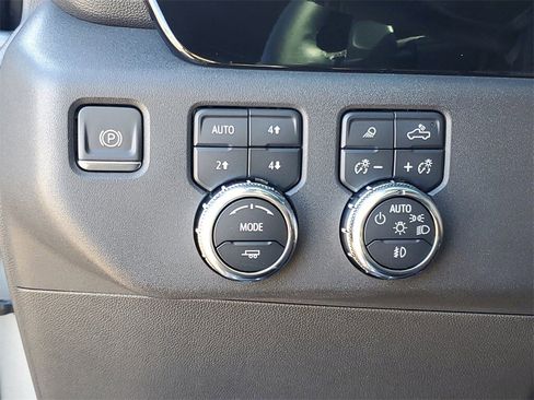 Used 2024 GMC Sierra 1500 SLT w/ SLT Premium Plus Package image 21