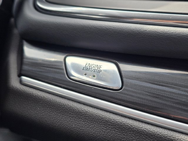 Used 2019 Buick Enclave Essence AWD/4WD image 35