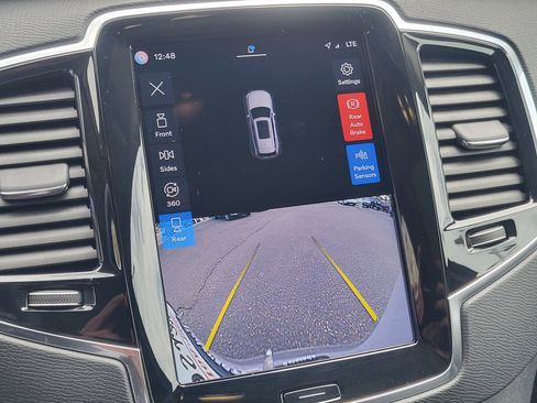 Certified 2023 Volvo XC90 B6 Plus AWD/4WD image 18