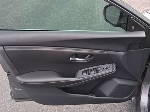 Used 2025 Nissan Sentra SV FWD image 15