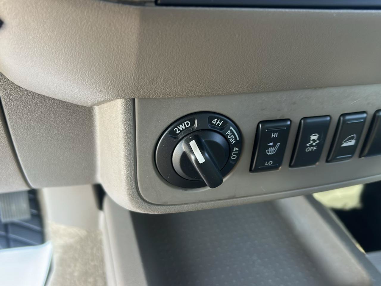 Used 2012 Nissan Frontier SL AWD/4WD image 16