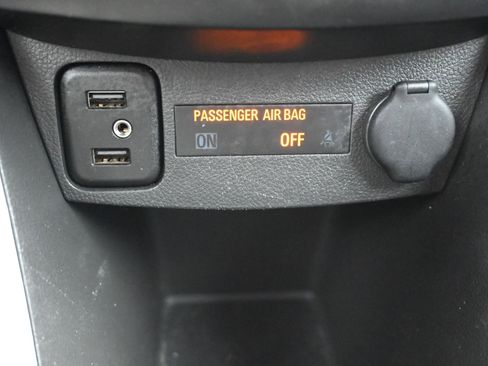 Used 2020 Chevrolet Trax LT w/ LT Convenience Package image 23