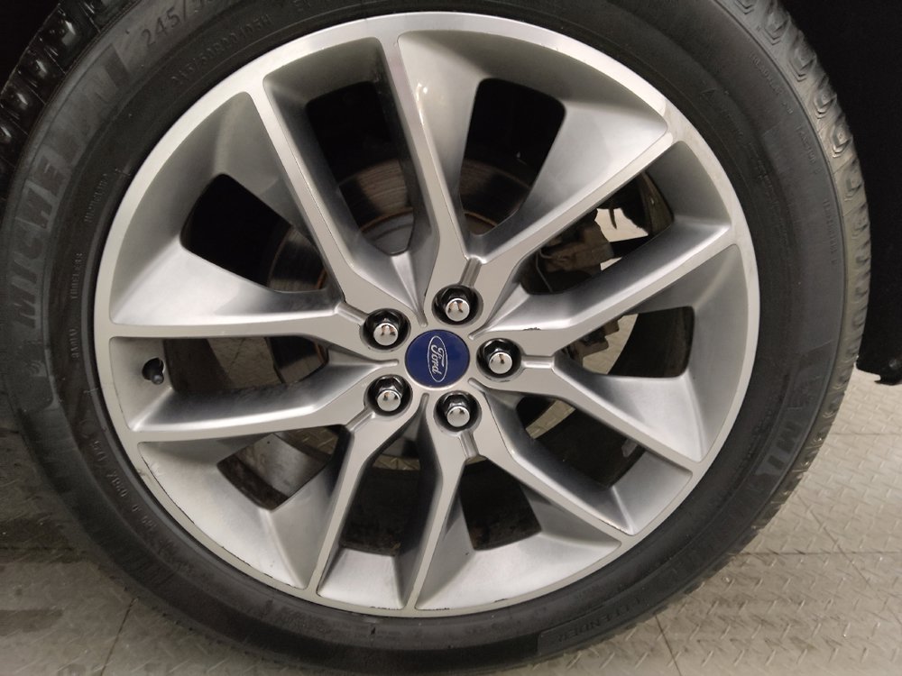 Used 2018 Ford Edge Titanium w/ Technology Package FWD image 31