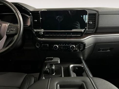 Used 2022 GMC Sierra 1500 Elevation w/ Elevation Premium Package image 8