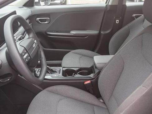 Certified 2025 Kia K4 FWD image 18