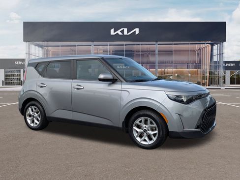 Certified 2023 Kia Soul LX w/ LX Technology Package FWD image 1