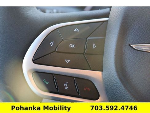 Used 2024 Chrysler Voyager LX image 14