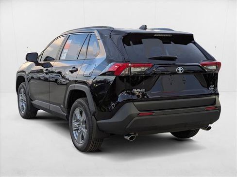 New 2025 Toyota RAV4 XLE w/ Convenience Package AWD/4WD image 9