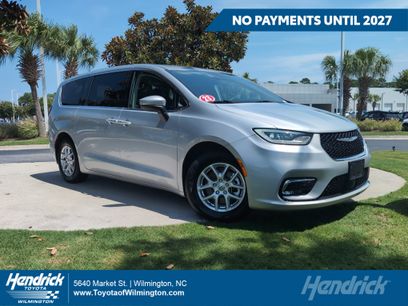 Used 2023 Chrysler Pacifica Touring-L