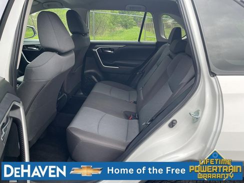 Used 2025 Toyota RAV4 XLE AWD/4WD image 23