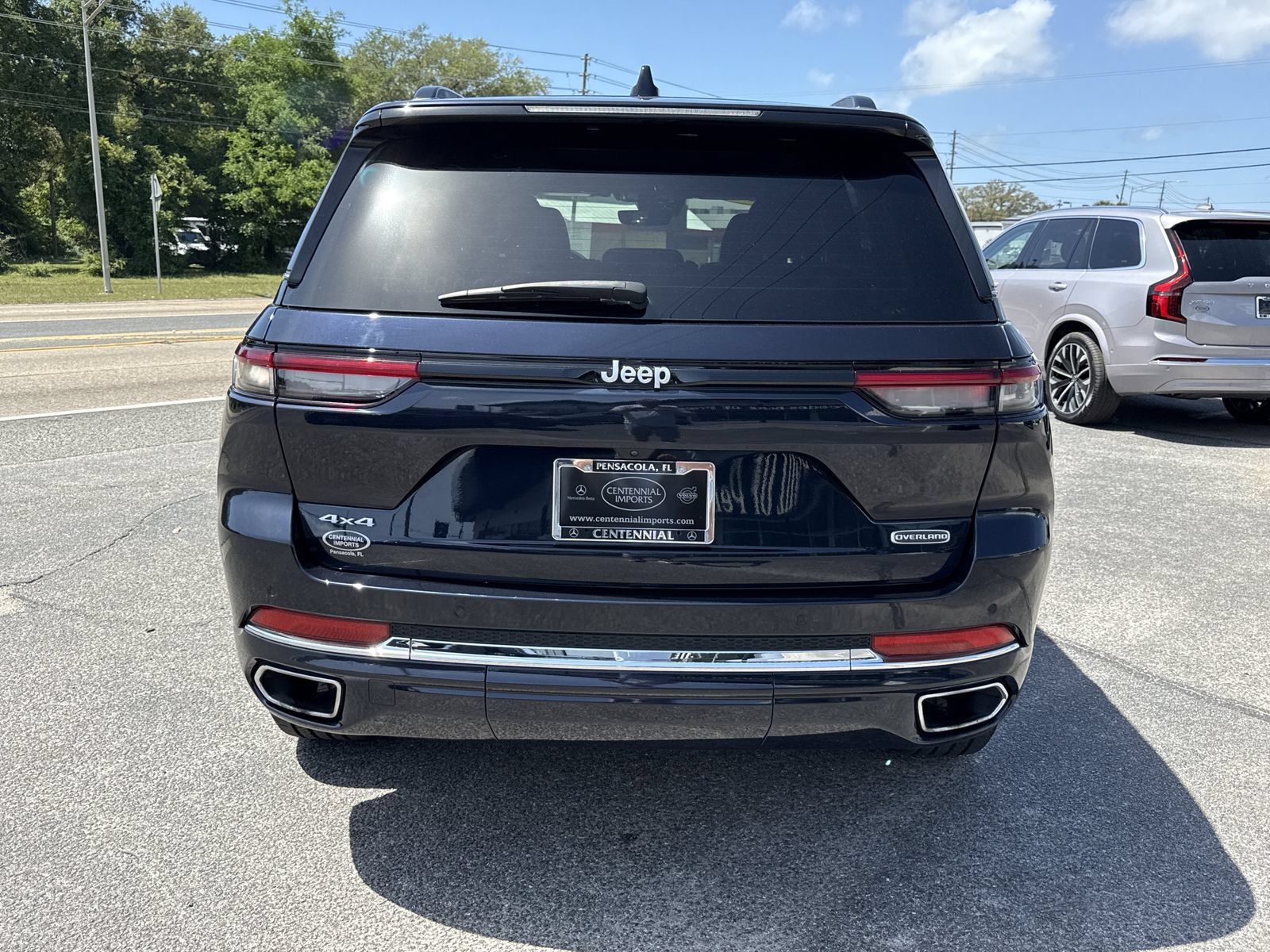 Used 2024 Jeep Grand Cherokee Overland AWD/4WD image 4