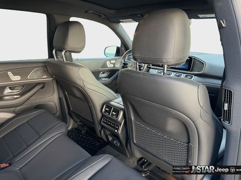 Used 2025 Mercedes-Benz GLS 450 4MATIC w/ AMG Line Exterior image 29