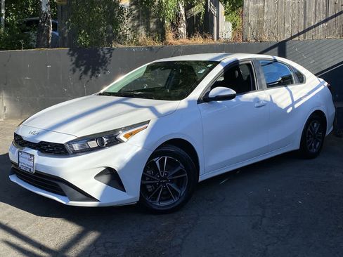 Used 2024 Kia Forte LXS w/ LXS Technology Package FWD image 1