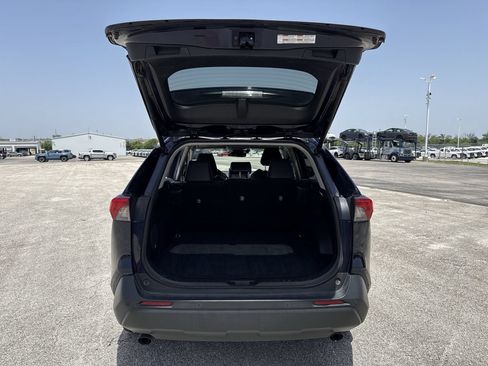Certified 2022 Toyota RAV4 XLE Premium FWD image 21