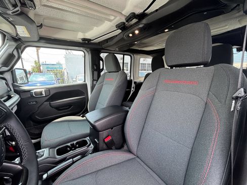 Used 2025 Jeep Wrangler Unlimited Rubicon AWD/4WD image 37